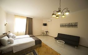 Log Inn Boutique Hotel Тбилиси