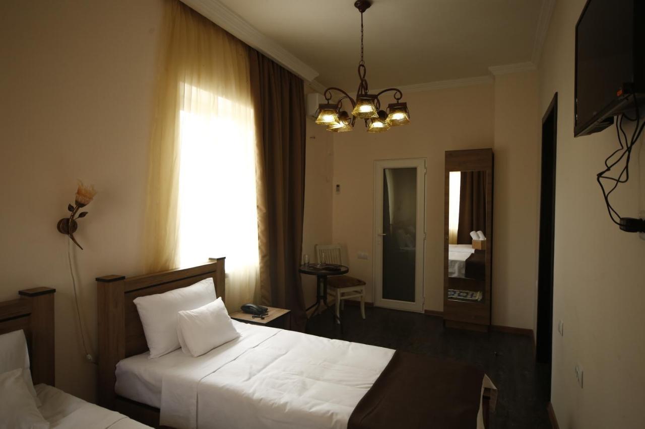 Отель Log Inn Тбилиси Экстерьер фото